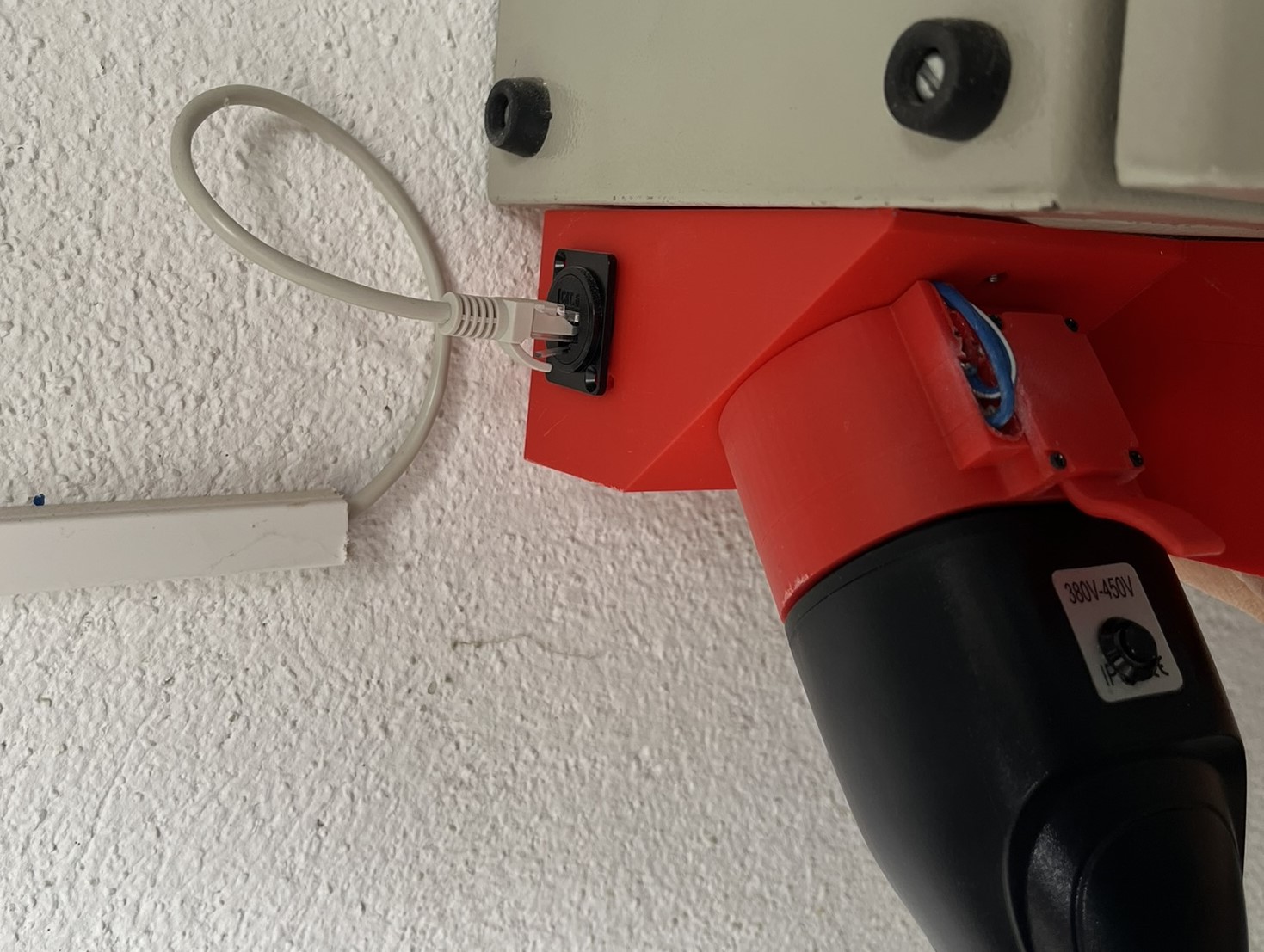 Wallbox plug holder with Arduino Uno mounted inside housing